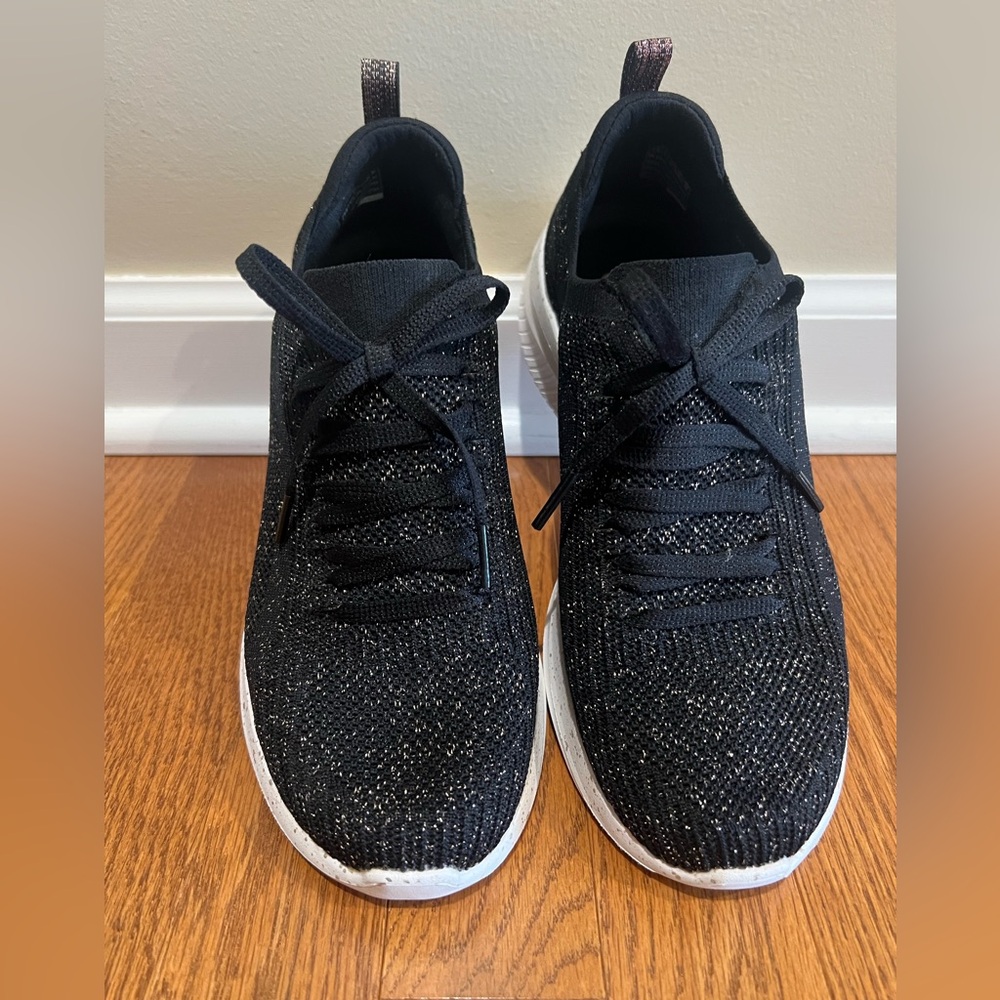 Skechers women’s Ultra Flex 3.0-#149865 Let’s Dance casual sneakers in size 7.5.